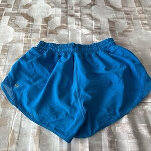 Lululemon poolside hotty hot shorts (size 2: low rise and 2.5 length)